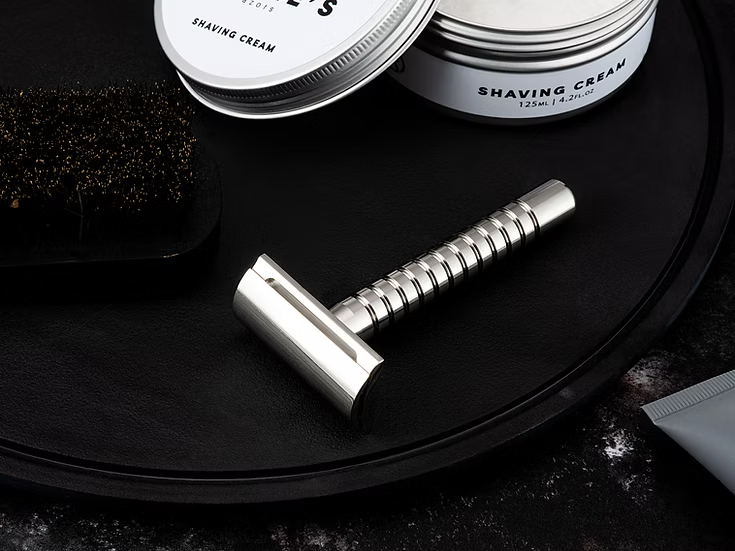 Reggie's Titan Set Rasatura Rasoio Sicurezza Titanio Crema