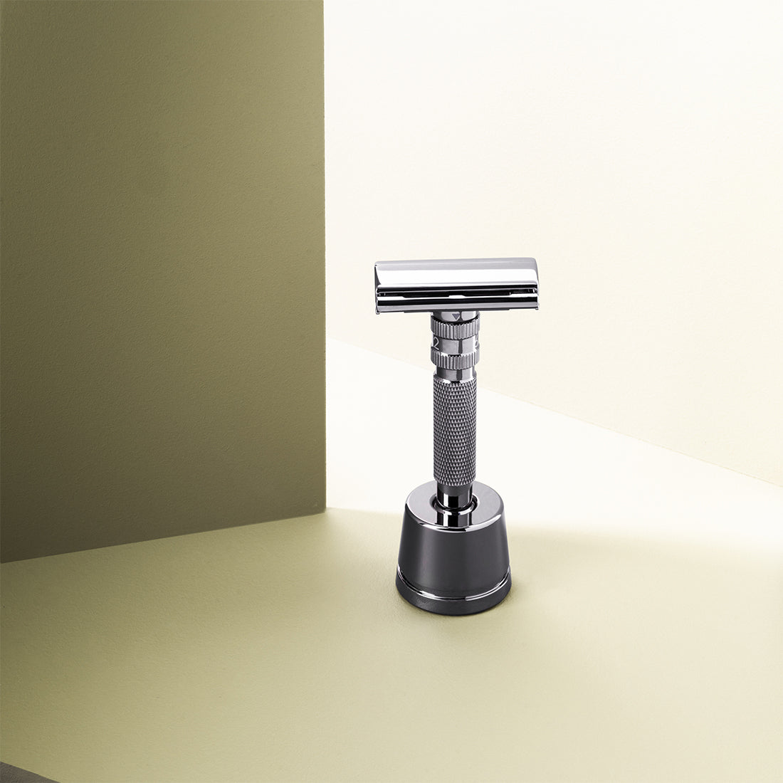 Rockwell T2 rasoio di sicurezza Gunmetal Chrome con stand regolabile
