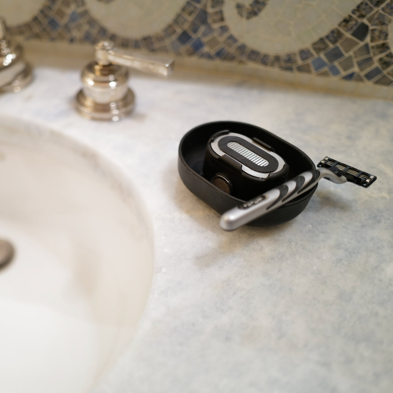 The Clean Shave Razor Rinser Pulitore Lamette Black