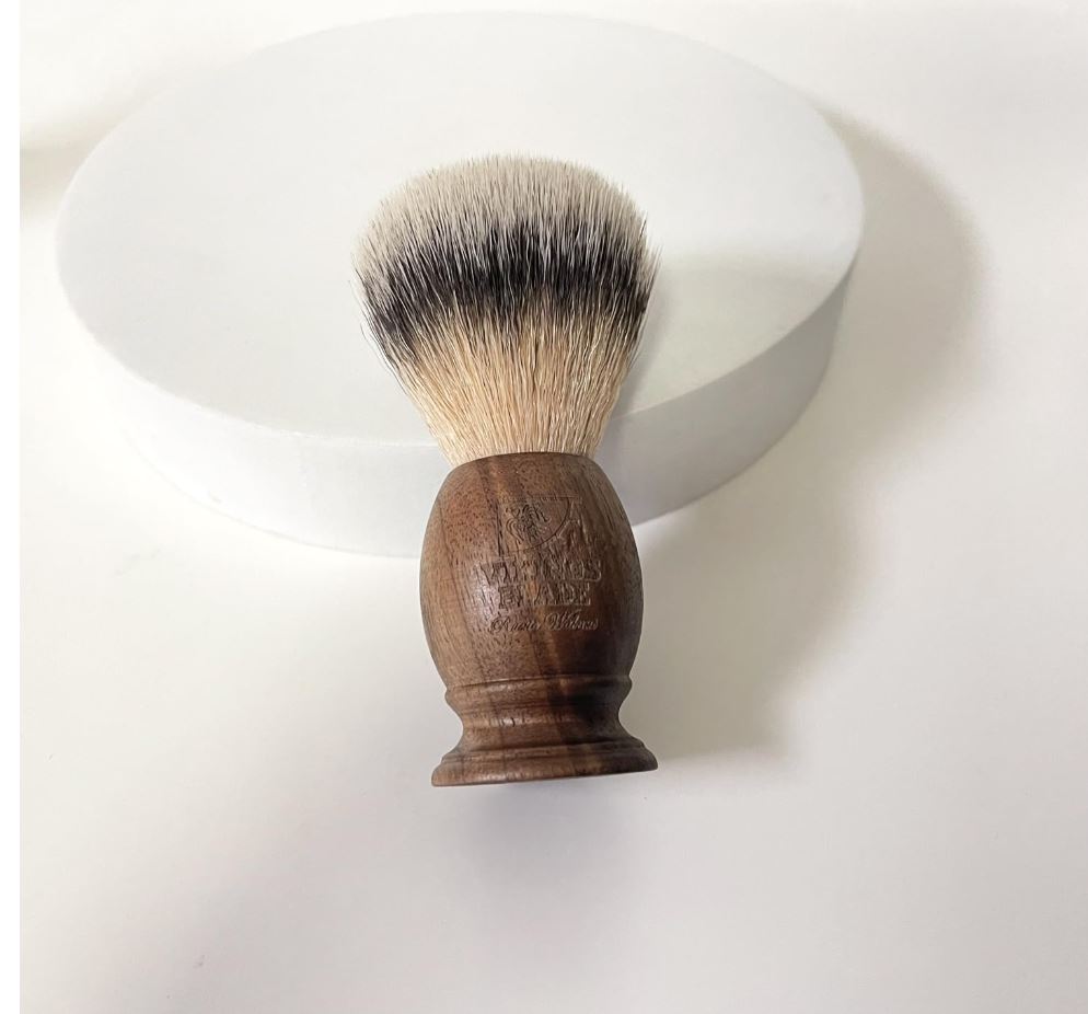Viking's Blade Rustic Walnut pennello da barba in legno